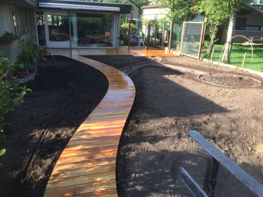 Natuurlijk pad tuin hout